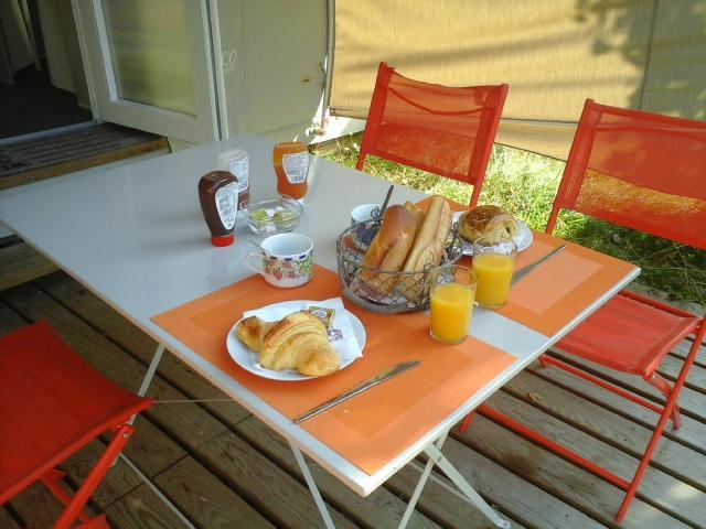 Camping Les Tournesols Sillé-le-Guillaume Εξωτερικό φωτογραφία
